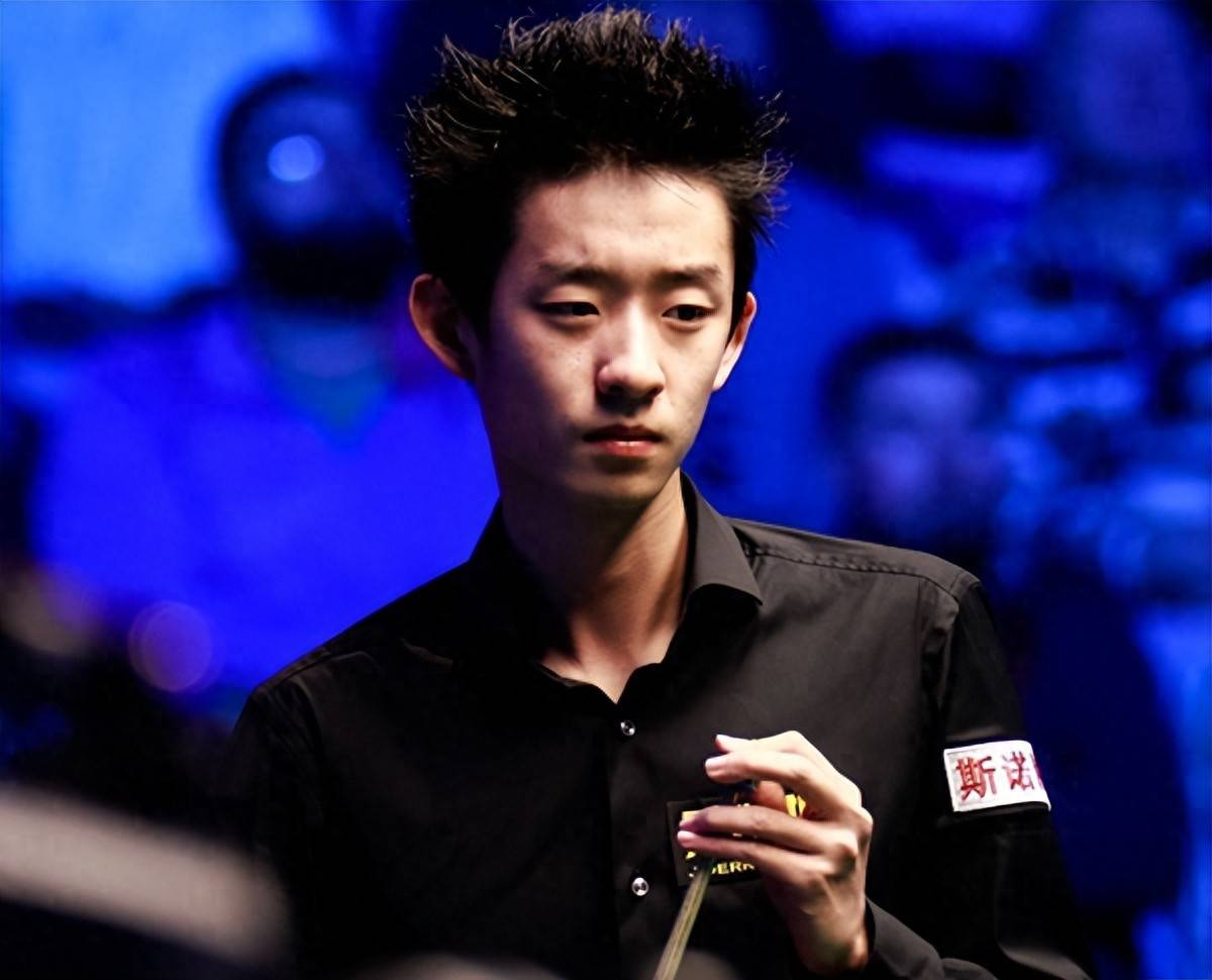 摔跤锦标赛焦点战：徽州麒麟队绝杀钱塘旋风队，新星闪耀。观赏性拉满-爱游戏