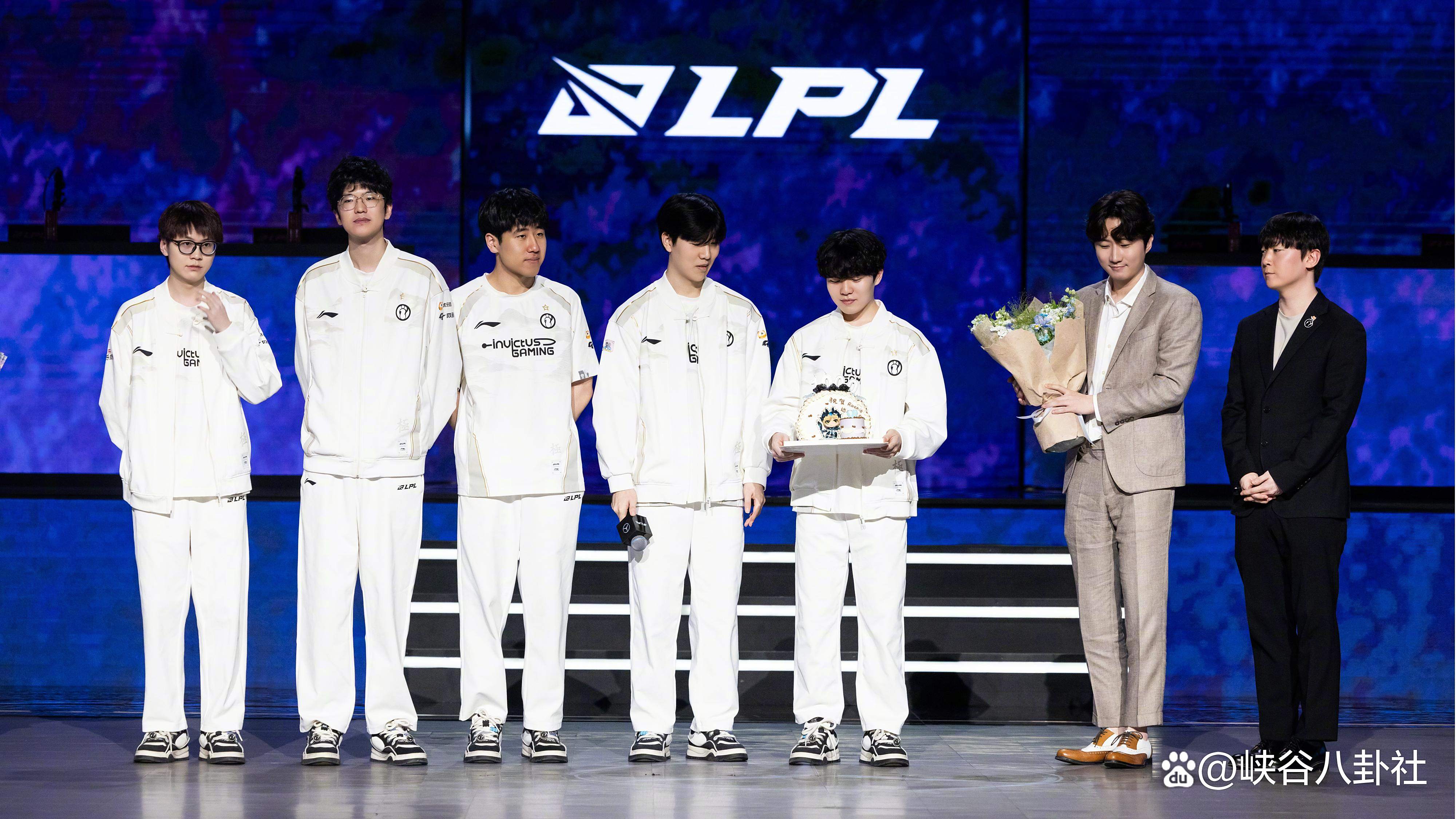 关于Rookie连续七场比赛得分超过领先优势明显，DWG不断突破！引发球迷热议的信息-爱游戏