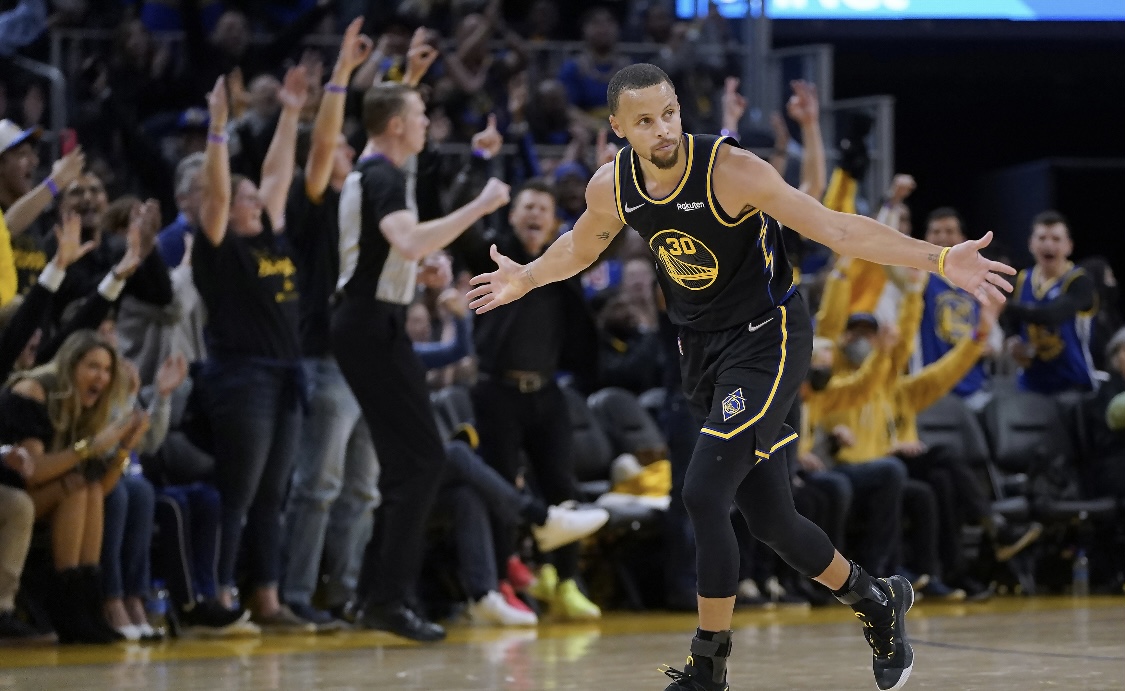 纽卡斯尔训练开放日,今晨复出首秀引欢呼,意甲在即,纪律约束更严格(周六008英超纽卡斯尔联vs布赖顿)-爱游戏娱乐